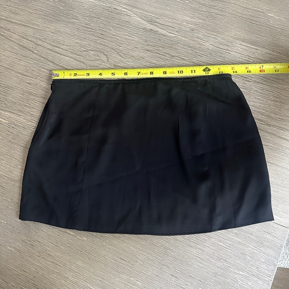 Danielle Guizio Y2K satin mini Black Skirt - Picture 4 of 6